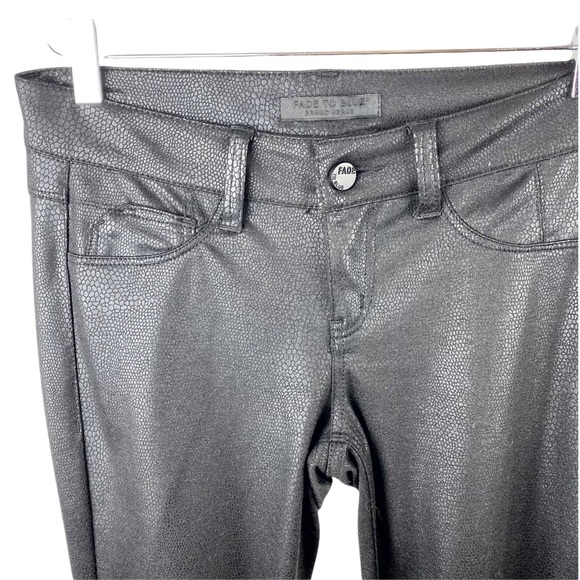 Fade to Blue Crocodile Reptile Textured Black Coated Skinny Pants Size 26 - Picture 5 of 11